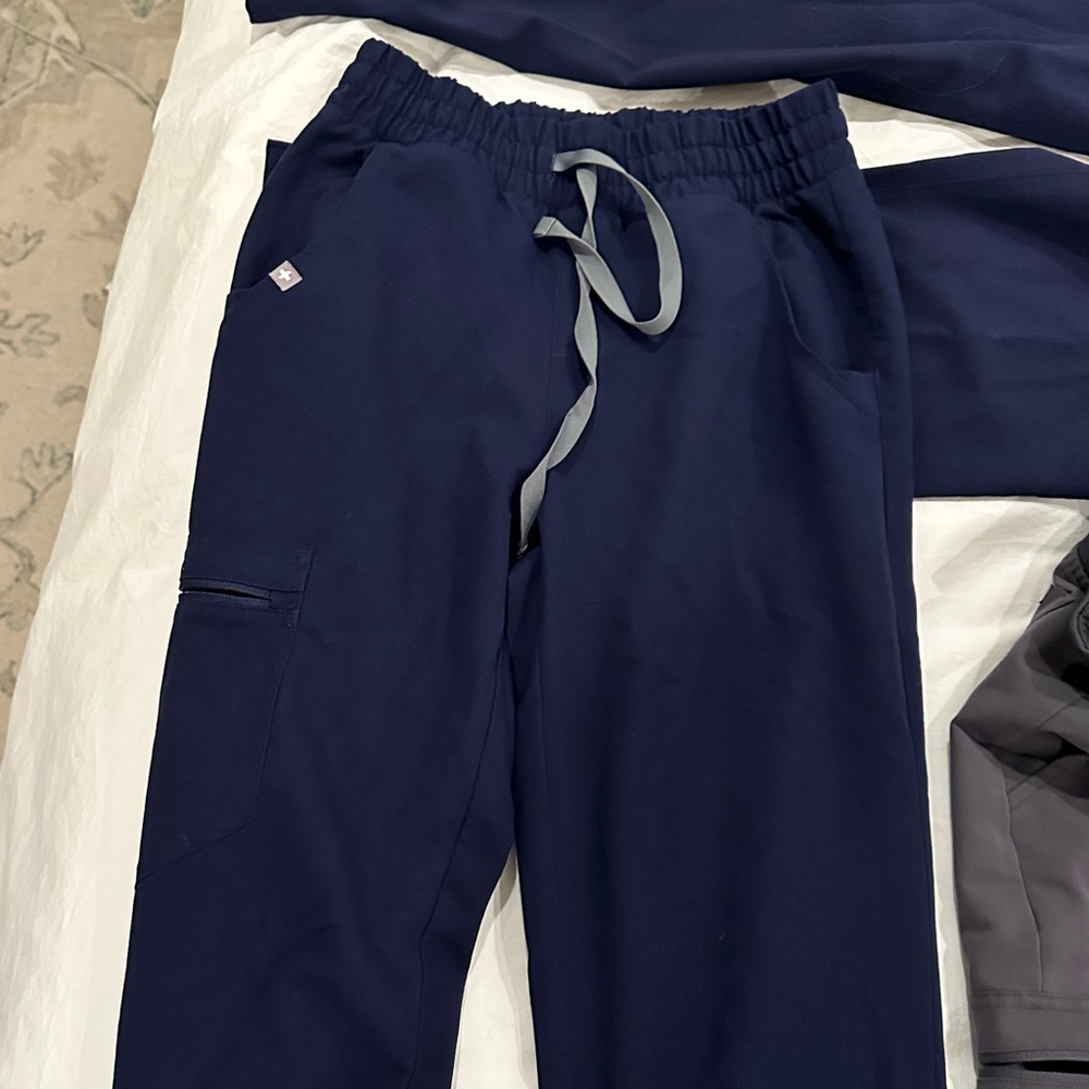 FIGS HIGH WAISTED JOGGER FOR SALE! NAVY! 5 POCKETS!